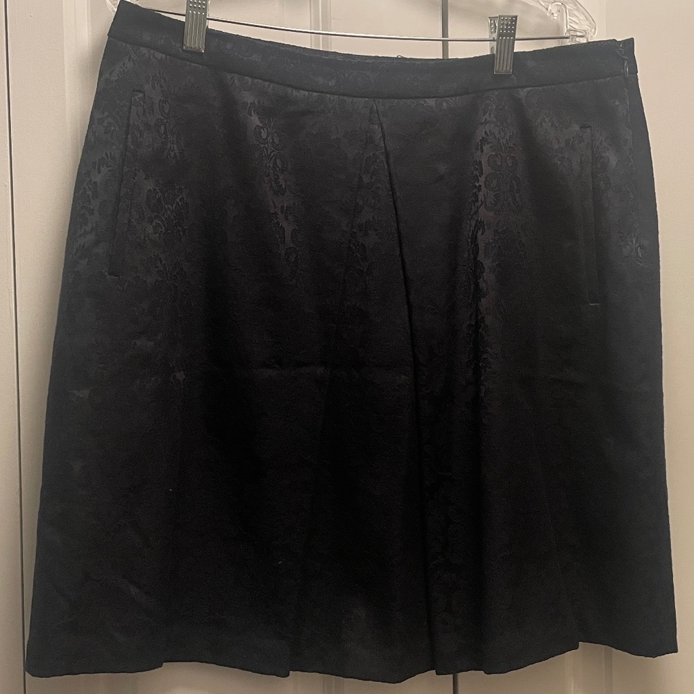 Tahari a-line skirt navy blue brocade pattern